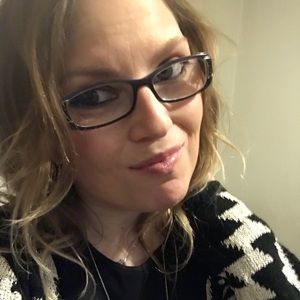 Meet your Posher, Tia